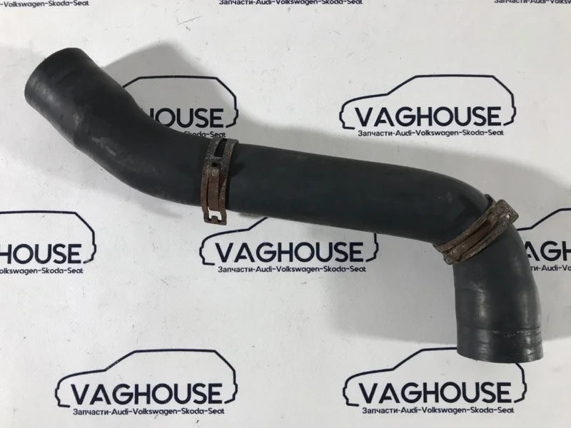 Патрубок Volkswagen Golf MK4 2001