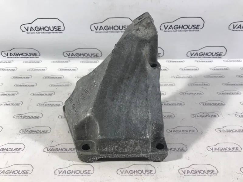 Кронштейн двигателя Audi A6 C5 4B 2.4 BDV 2003