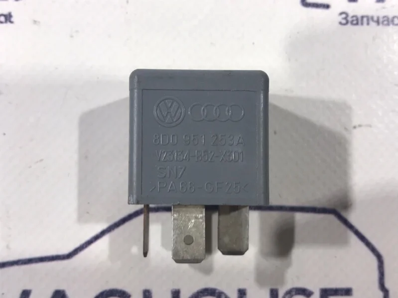 Реле Audi A4 B5 2000