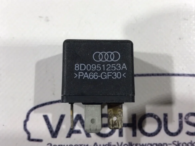 Реле Audi A4 B5 2000