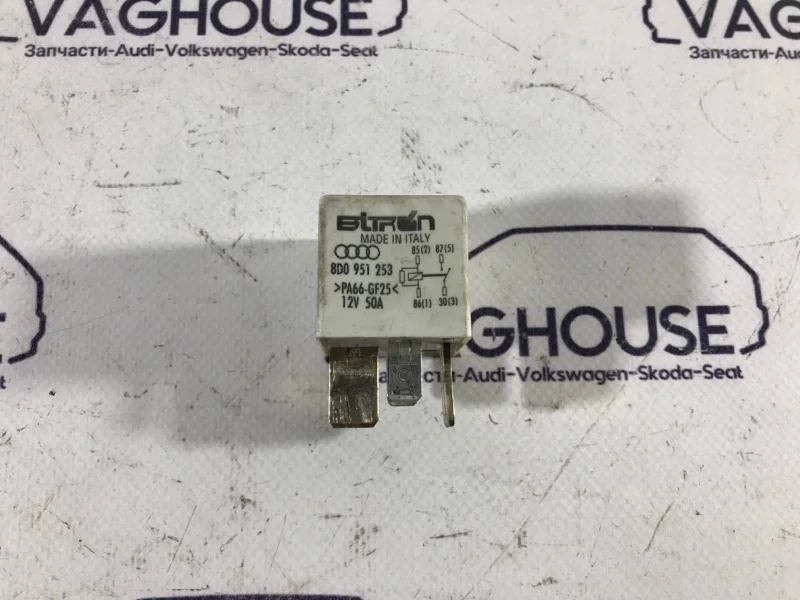 Реле вентилятора Audi A6 C5 2001