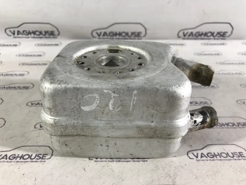 Радиатор масляный Volkswagen Passat B5+ 3B3 1.8T