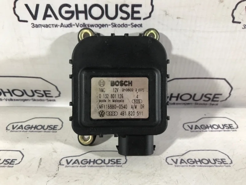 Моторчик заслонки печки Audi A6 C5 4B 2001