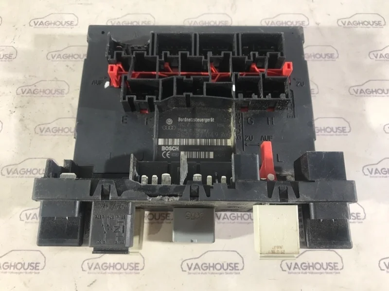 Блок предохранителей Volkswagen Passat B6 3С 2.0