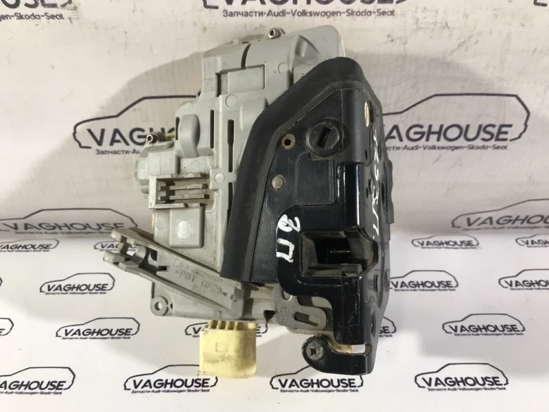 Замок двери задний правый Volkswagen Passat B6 3С