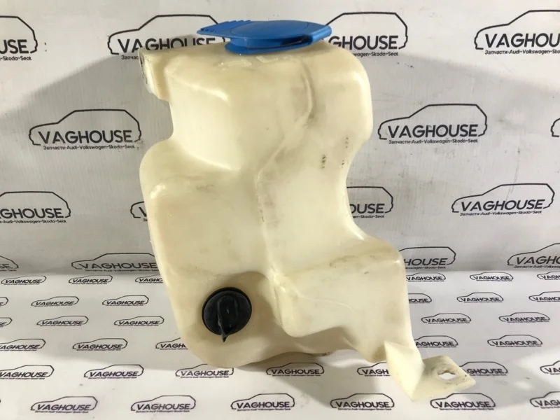 Бачок омывателя Volkswagen Jetta 2.0 AVH 2002