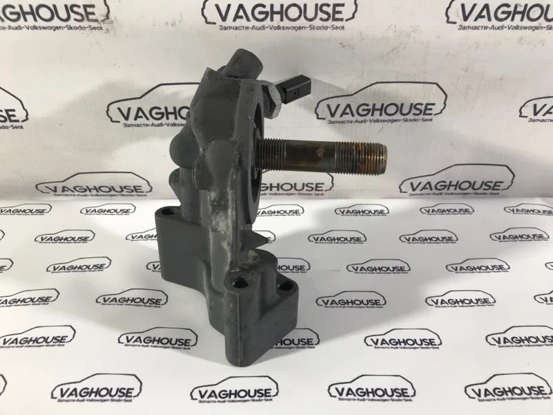 Кронштейн масленного фильтра Volkswagen Passat B5