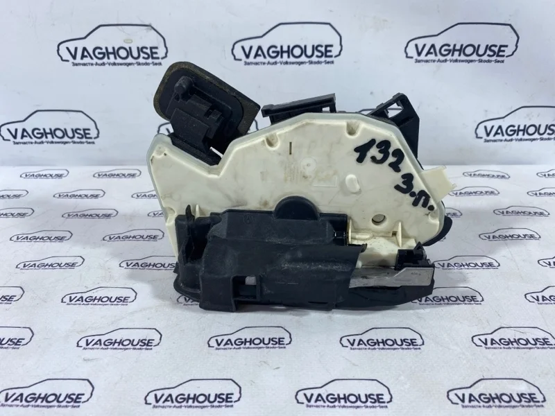 Замок двери задний правый Volkswagen Polo 1.6 CFNA