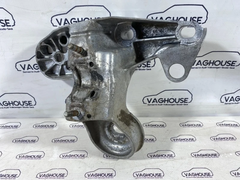 Кронштейн двигателя Audi A4 B6 8E 1.8T AMB 2004