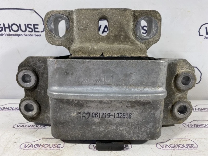 Подушка двигателя левая Volkswagen Passat B6 3С