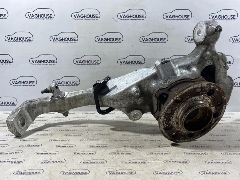 Кулак поворотный передний левый Mercedes-Benz