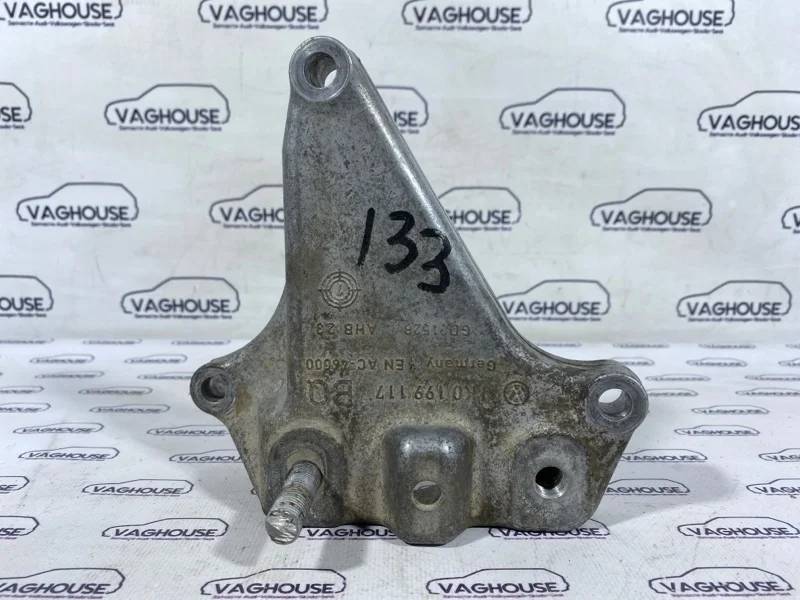 Кронштейн двигателя Audi Audi A3 Sportback 8P 1.6