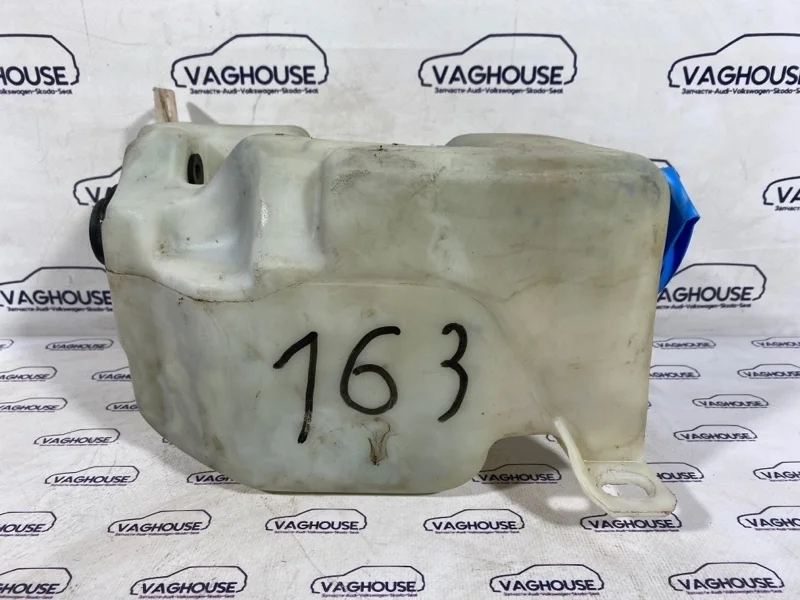 Бачок омывателя Volkswagen Golf MK4 1.4