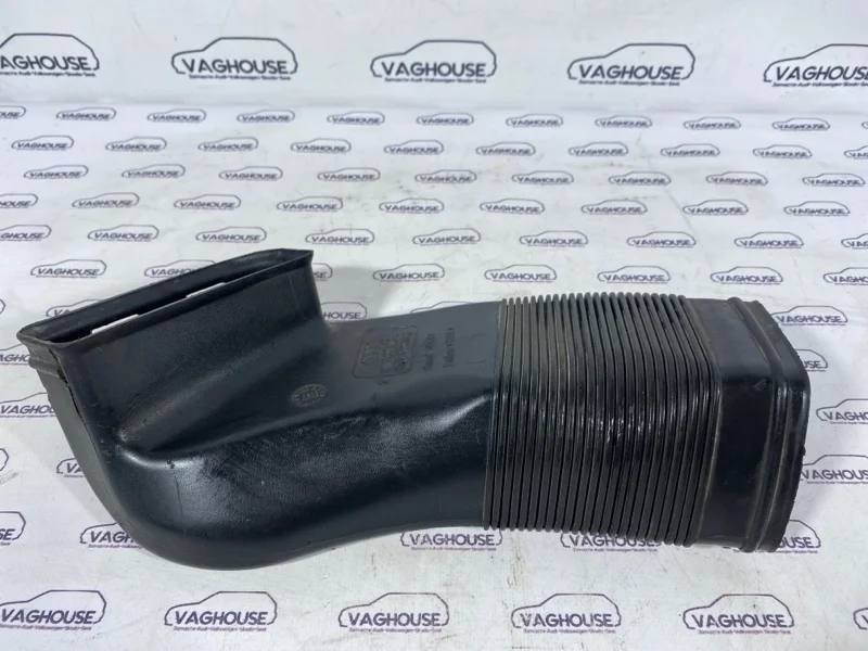 Патрубок вентиляции Volkswagen Passat B5 3B2 1.9