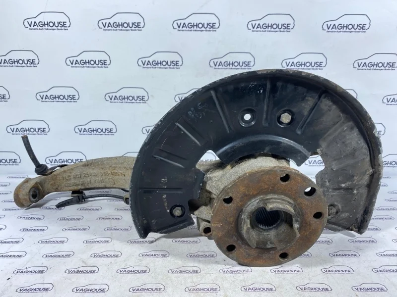 Кулак поворотный передний левый Audi Q7 4.2 BAR