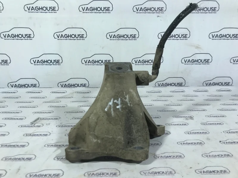 Кронштейн двигателя Audi A6 C6 3.2 BYU 2007