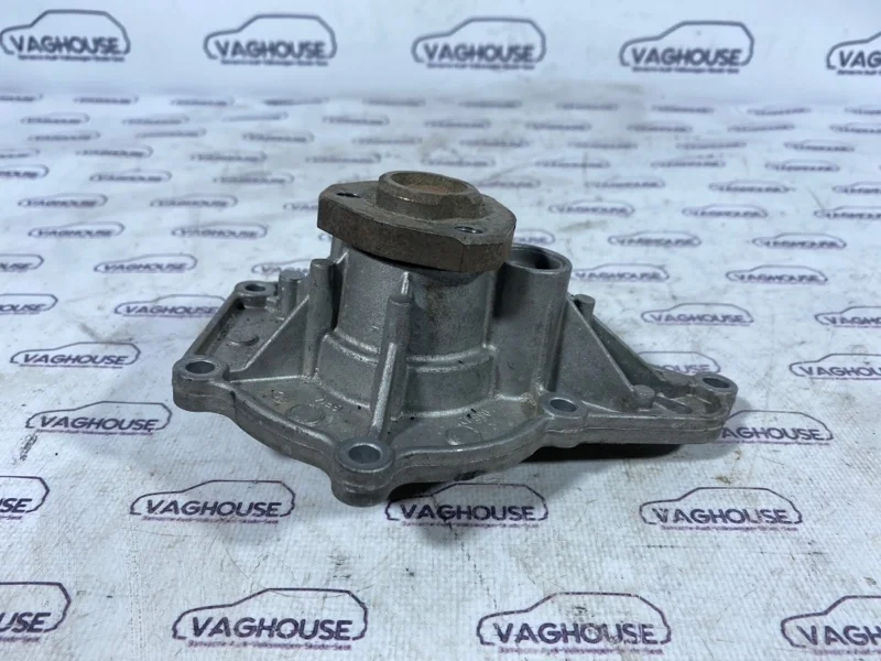 Помпа Audi Q7 4L 2009