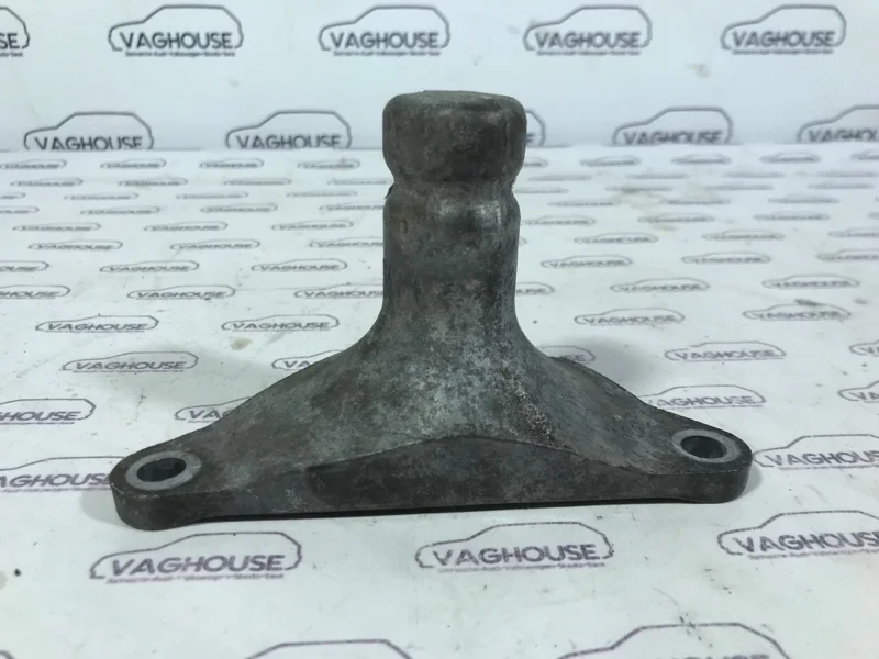 Кронштейн Audi A6 C6 3.2 BYU 2007