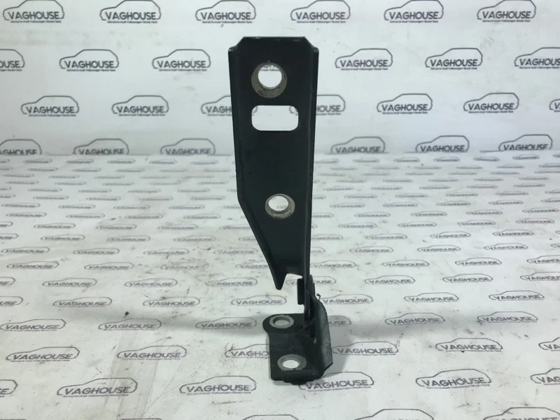 Петля капота левая Volkswagen Jetta MK 4 2.0 AVH