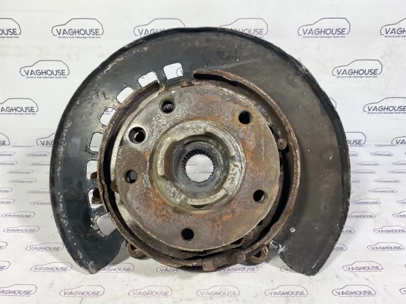 Кулак поворотный задний левый Audi Q7 4.2 BAR 2006