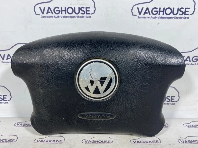 Аирбаг на руль Volkswagen Golf MK4 1.6 AKL