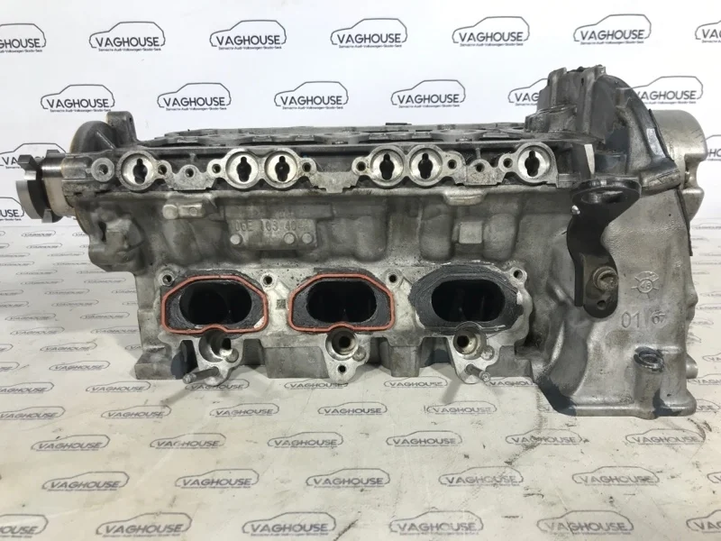 Головка блока цилиндров правая Audi A5 8T 3.2 CALA
