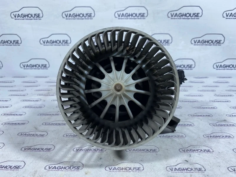 Мотор печки Audi A5 8T 3.2 CALA 2008