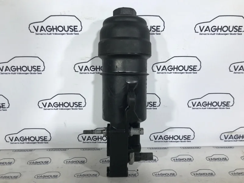 Корпус масляного фильтра Audi A5 8T 3.2 CALA 2008