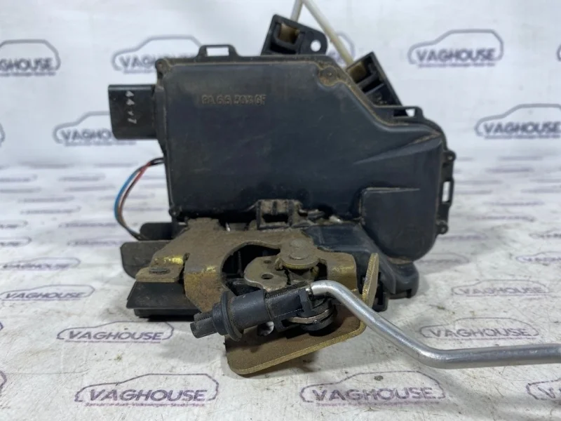 Замок двери задний левый Audi A6 C5 2.8 ACK 1998