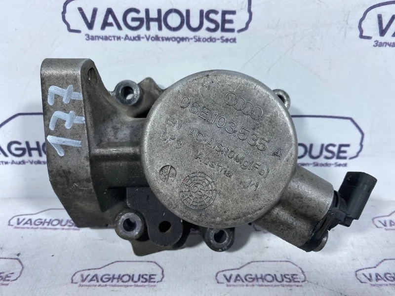 Флянец охлаждения Audi A5 8T 3.2 CALA 2008