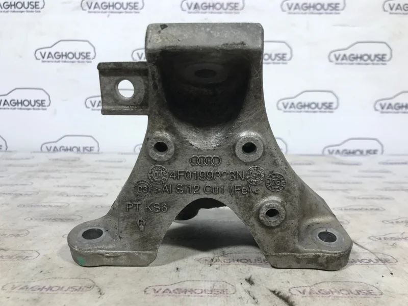 Кронштейн двигателя правый Audi A6 C6 3.2 AUK 2010