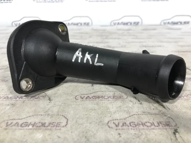 Флянец охлаждения Volkswagen Golf 4 1.6 AKL 2000