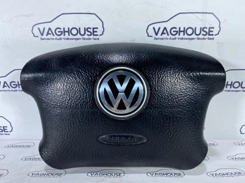 Аирбаг на руль Volkswagen Golf 4 1.6 AKL 1997