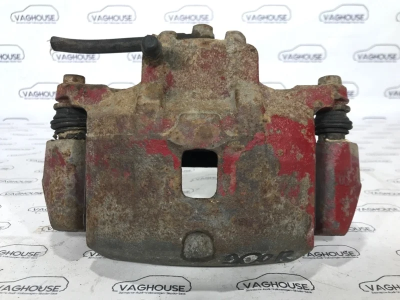 Суппорт передний правый Mitsubishi Lancer 9 1.6