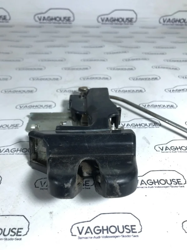 Замок багажника Mitsubishi Lancer 9 1.6 4G18 2006