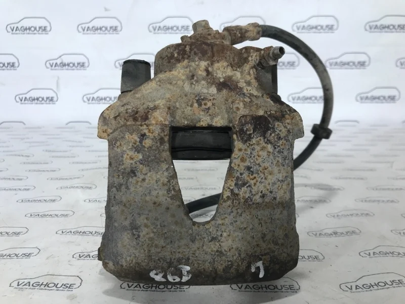 Суппорт передний левый Skoda Octavia Tour 1.6 AKL