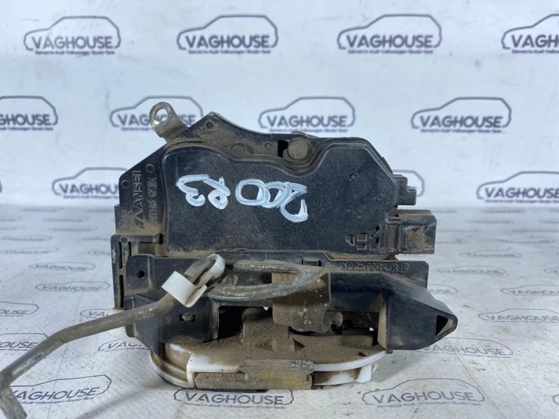 Замок двери задний правый Mitsubishi Lancer 9 1.6