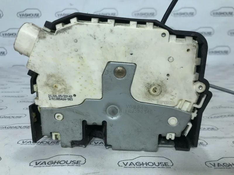 Замок двери передний правый Land Rover Range Rover