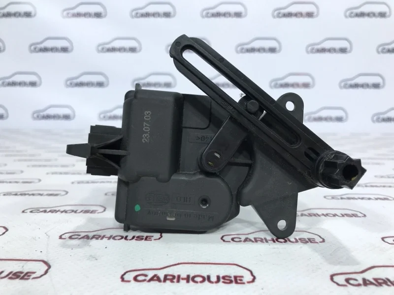 Моторчик заслонки печки Skoda Octavia Tour 1.6 AKL