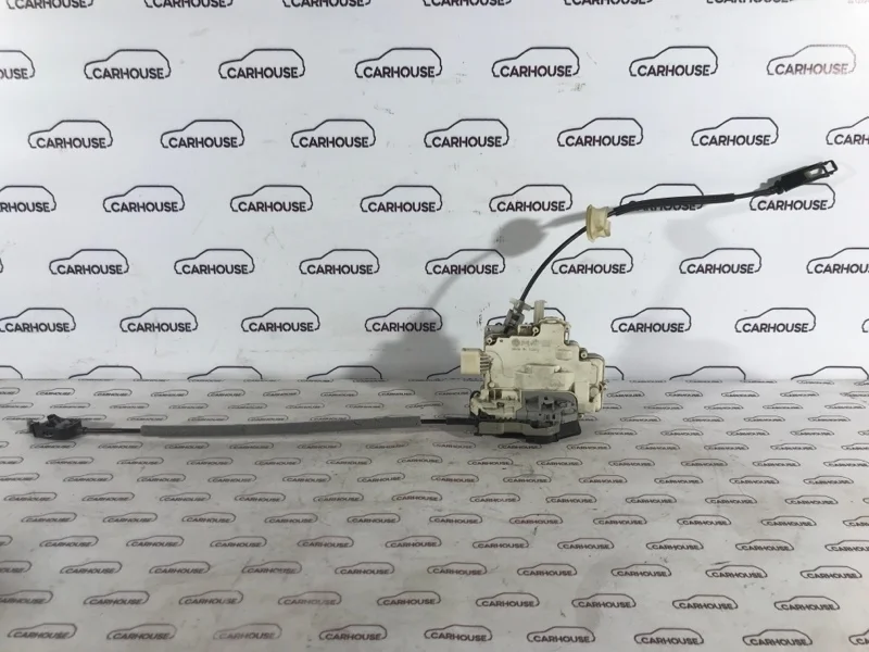 Замок двери задний левый Volkswagen Touareg NF 4.2