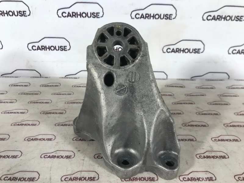 Кронштейн двигателя левый Volkswagen Touareg NF