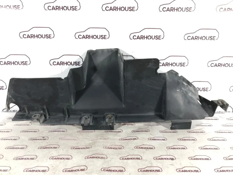 Воздуховод правый Volkswagen Touareg GP