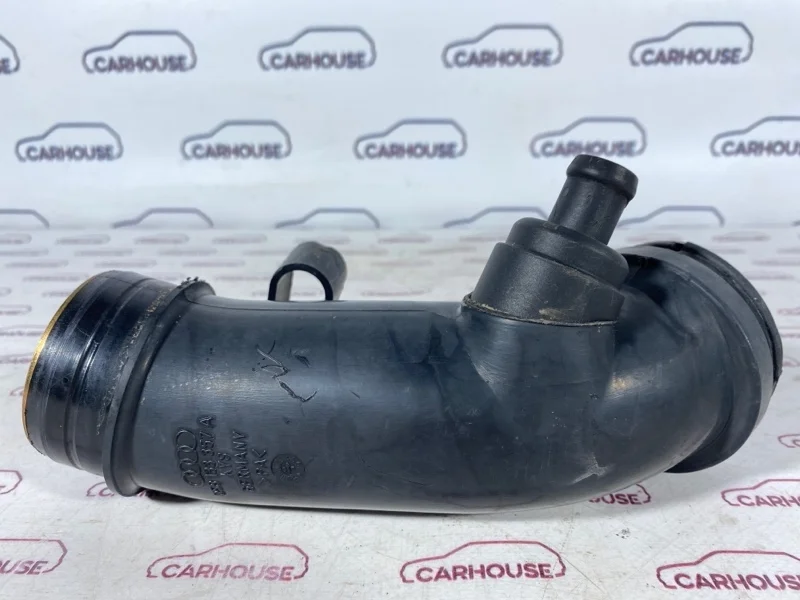 Патрубок воздушного фильтра Audi A4 B5 1.8 1997