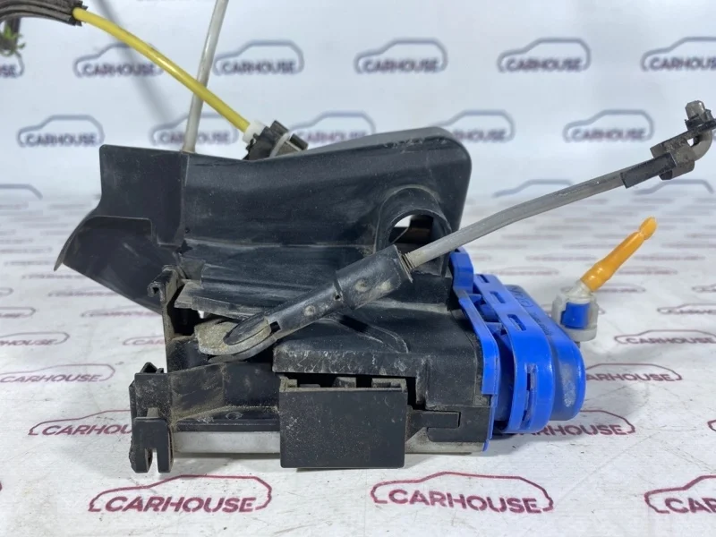 Замок двери задний левый Audi A4 B5 1.8 1997