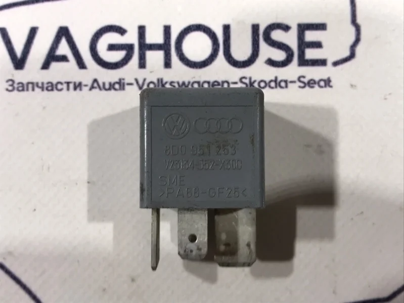 Реле Audi A4 B5 2000