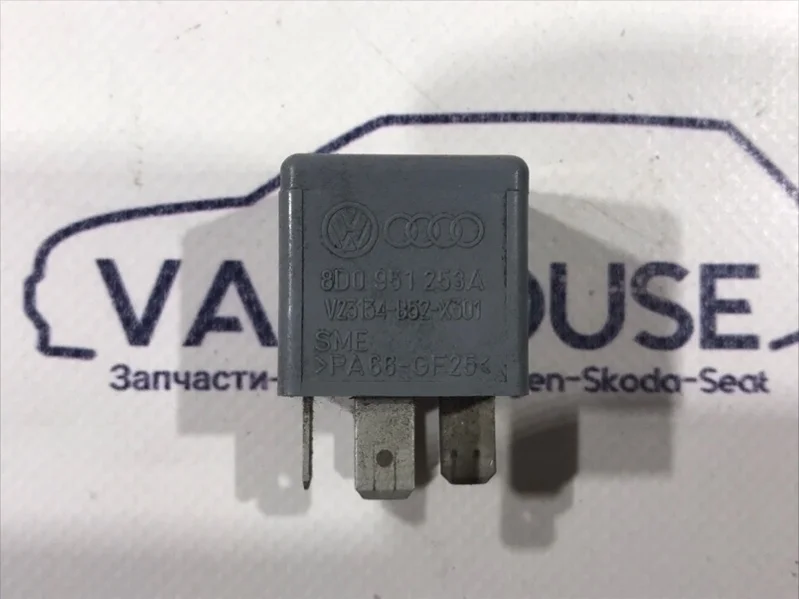 Реле Audi A4 B5 2000