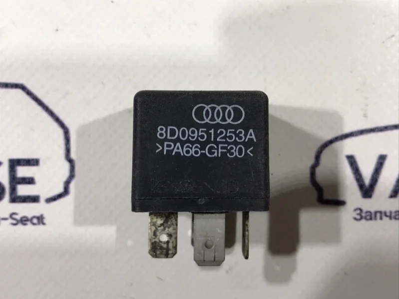 Реле Audi A4 B5 2000