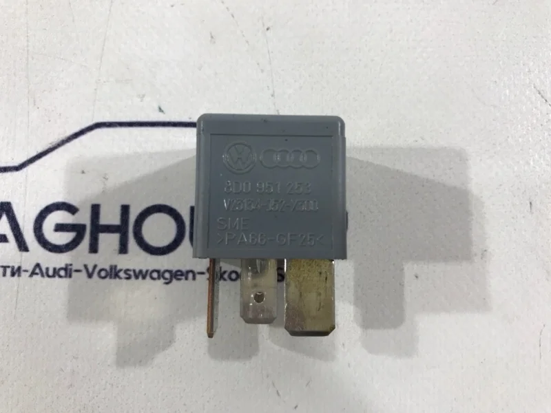 Реле Audi A4 B5 8D 2.4 AML 2000
