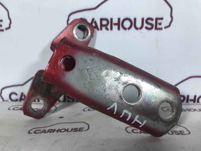 Петля двери передняя левая Mitsubishi Lancer X 2.0