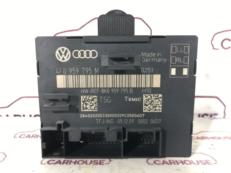 Блок управления дверьми задний левый Audi Q7 4.2